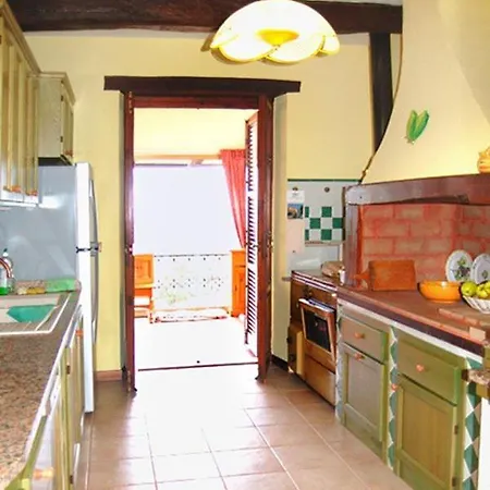 Villa Sleeps 6 Pool Wifi *